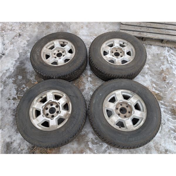 set of 4 tires Michelin Brand 265/70R17 (Used)