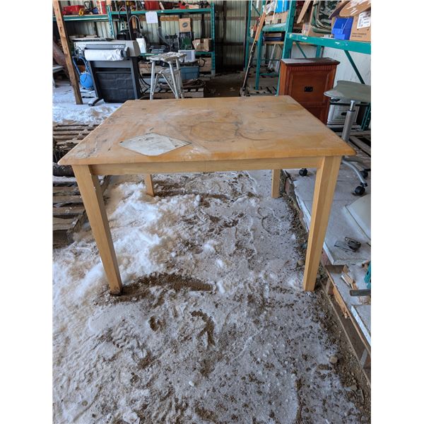 Wooden Table (1) Leg a bit Loose 31"x43"x43"