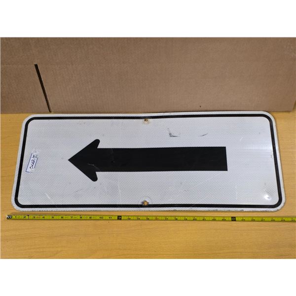 Arrow highway sign