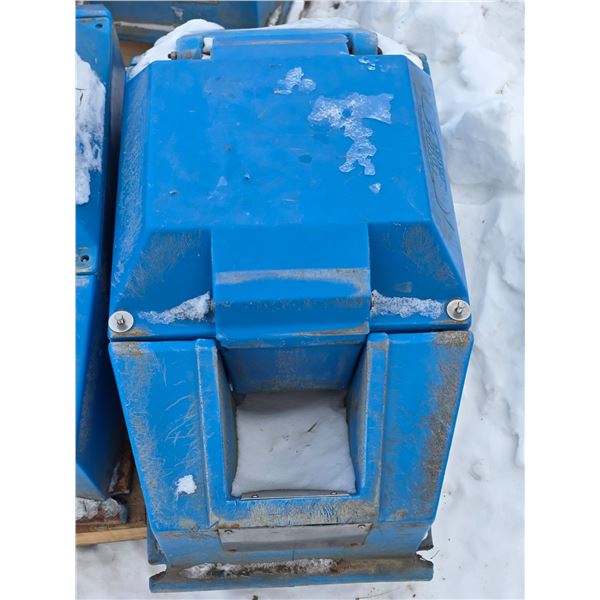 Live stock waterer- 35" by 19" by 22"H