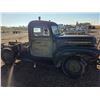 Image 2 : 1947 ford 1 ton cab and chassis with hoist- AS IS