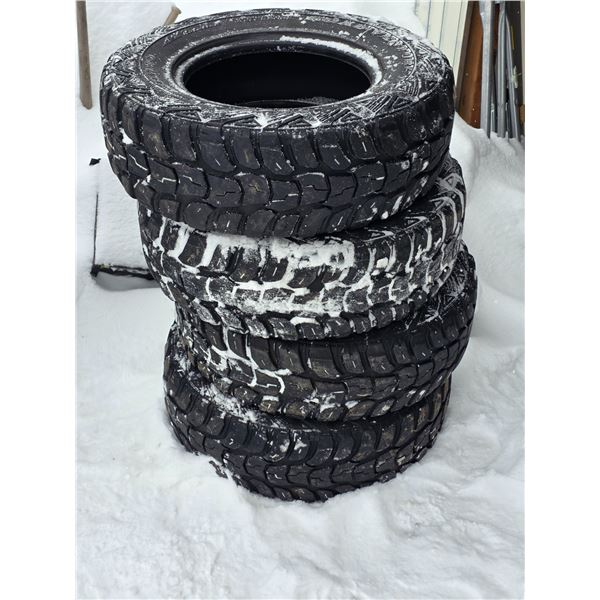 Road venture tires x4- LT245/75R16