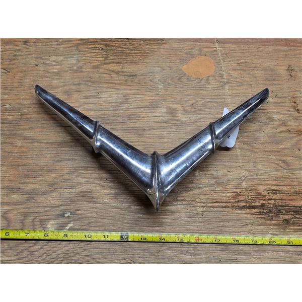 1955 Pontiac hood ornament