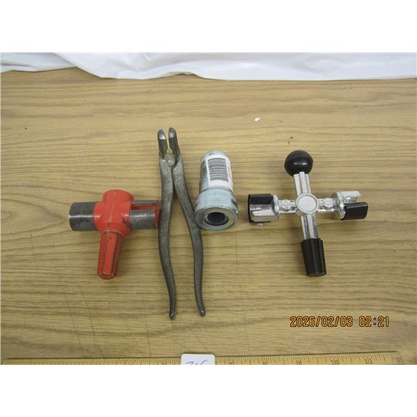 Tools for Maintaining and Repairing Battery Posts
