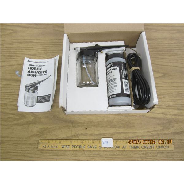 Badger Hobby Abrasive Gun for Sandblasting New Parts New in Box