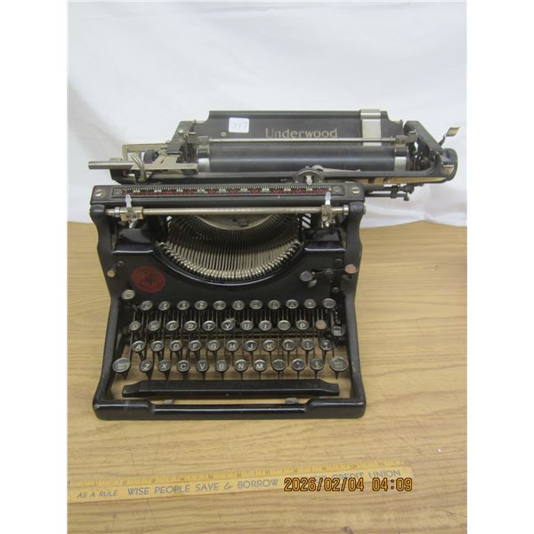 Antique underwood Typewriter