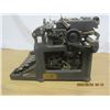 Image 6 : Antique underwood Typewriter