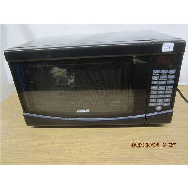 Black RCA Microwave Tested Working 17 inches Long 10 inches Tall 11 inches Deep