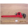 Image 4 : 12 inch Pipe Wrench in Good Condition