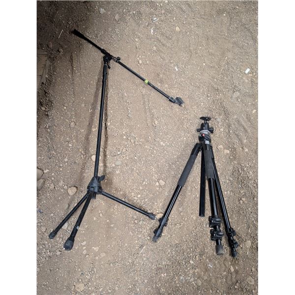 (2) Tri Pod stands