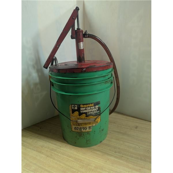 Sonic MP Gear Oil Pail w/ Pump Attachment