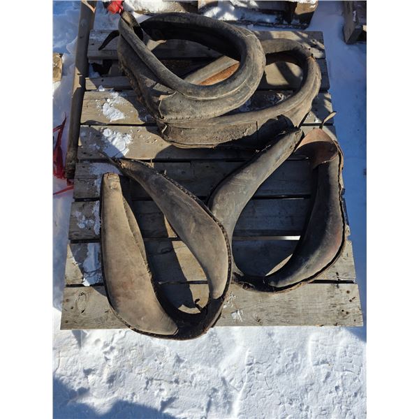 Horse collars