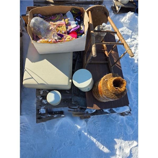 Pallet of misc items