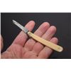 Image 2 : Mini Straight Razor for Corn