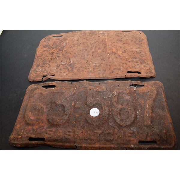 1940 & 1942 Sask License Plates