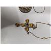Image 3 : (2) gold Tone Necklaces w/ pendants