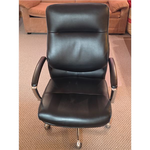 Leather rolling chair with adjustable height - 40"H