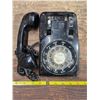 Image 3 : Black rotary telephone