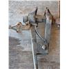 Image 2 : Antique leg vice