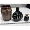 Image 3 : 3 vases- 2 are Japanese