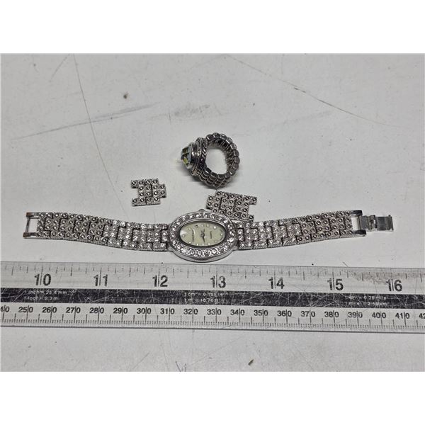 Watch and ring- works