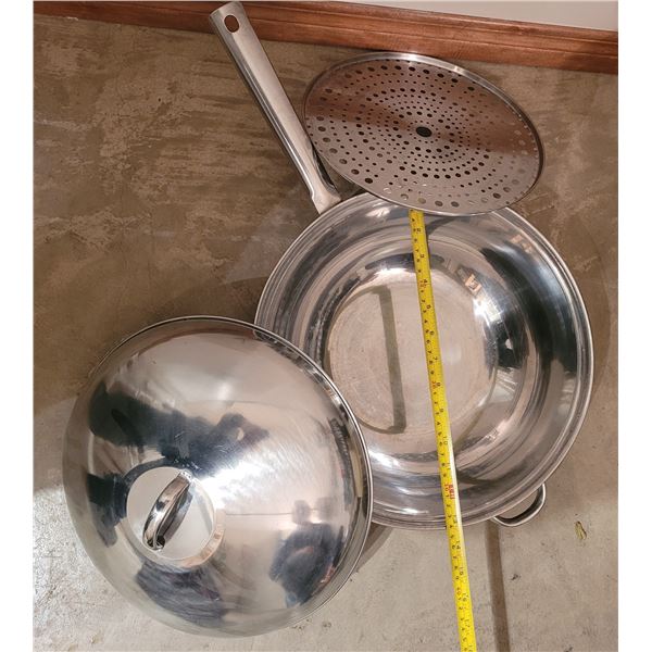 Stainless steel round wok with domed lid and steamer insert - 13"