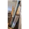 Image 2 : 5 old windows- 2 have broken glass- sizes vary
