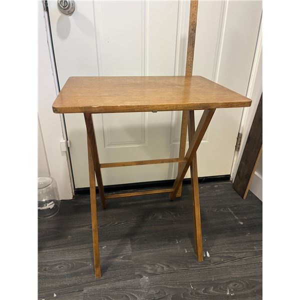 Wooden TV Tray.  15.5x 21x 25.5"