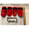 Image 2 : Fleece Dog Boots, Dog Bone Cookie Cutter