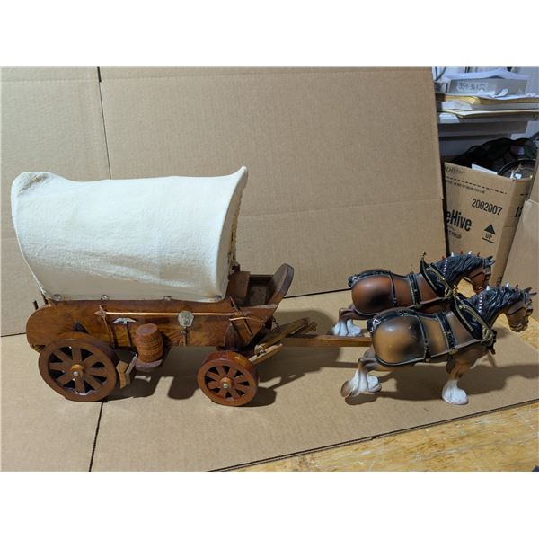Vintage Model Wooden Wagon decor w/ Decor Horses