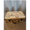 Image 4 : Small suitcase with misc. (see pictures)