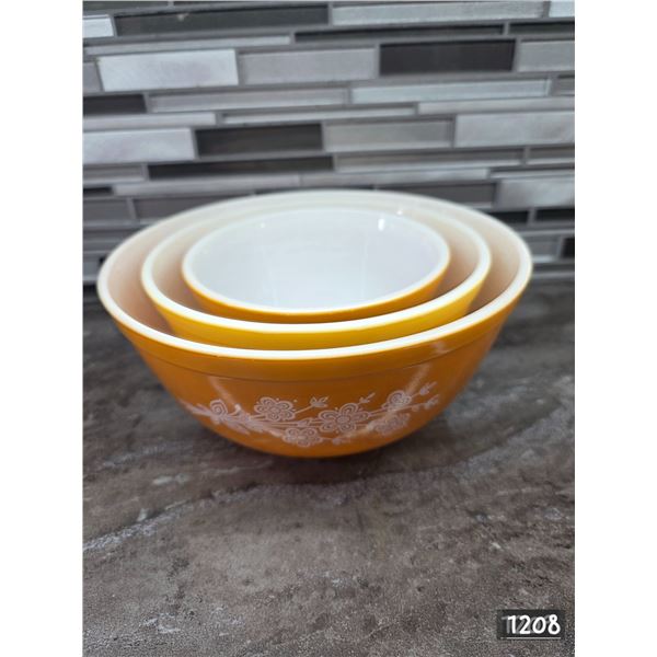 Set of 3 vintage butterfly gold pyrex nesting bowls