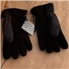 Image 6 : 10 PAIRS OF NEW DEERSKIN GLOVES AND NEW HOCKEY FLEECE BLANKET