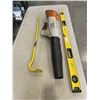Image 1 : LEVEL & CROWBAR AND STIL ELECTRIC LEAFBLOWER
