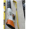 Image 4 : LEVEL & CROWBAR AND STIL ELECTRIC LEAFBLOWER