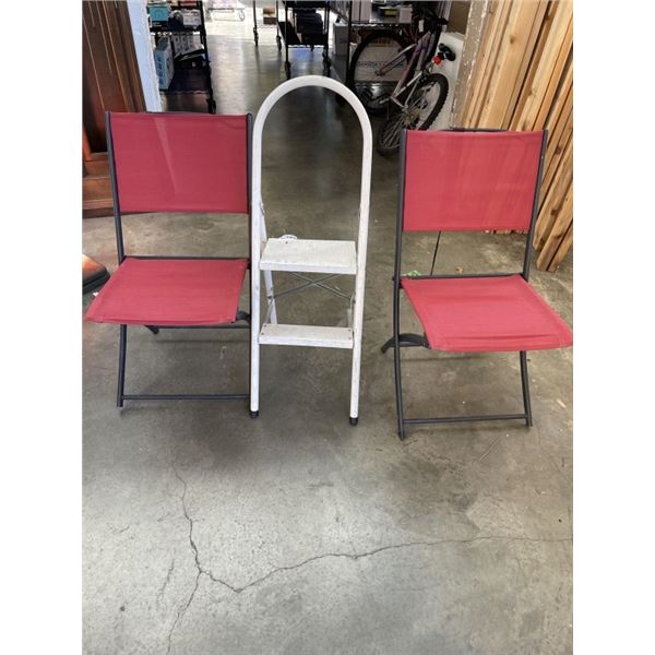 TWO FOLDING CHAIRS AND METAL STEP LADDER