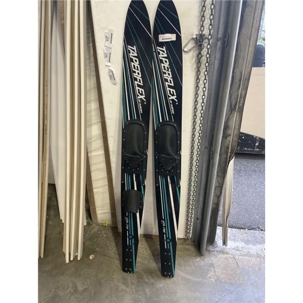 PAIR OF TAPEREX WATER SKIS