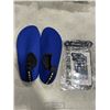 Image 2 : LOT OF VARIOUS WATER SHOES AND WET BAGS