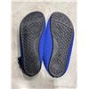 Image 3 : LOT OF VARIOUS WATER SHOES AND WET BAGS