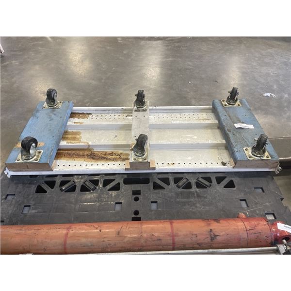 METAL FLOOR DOLLY