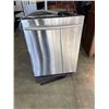 Image 1 : SAMSUNG STAINLESS DISH WASHER