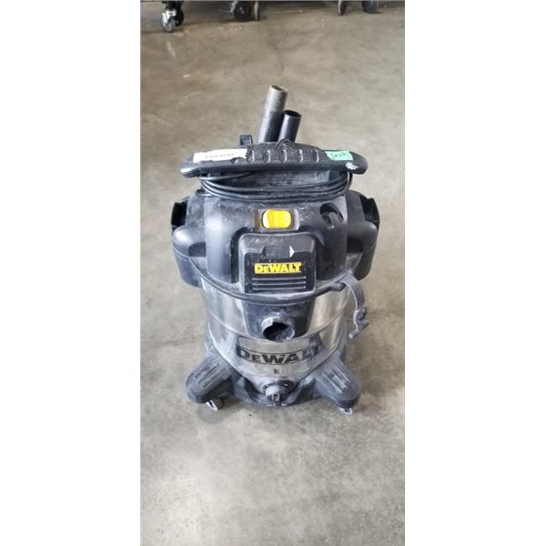 DEWALT 10 GALLON STAINLESS WET/DRY SHOP VAC WORKING NOISY WITH ACCESSORIES NO HOSE