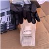 Image 5 : 20 PAIRS OF NEW SMARTPHONE RESPONSIVE TIP GLOVES AND 4 SETS OF NEW SIDE WINDOW SUNSHADES