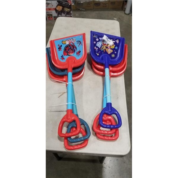 6 KIDS SNOW SHOVELS