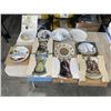 Image 2 : 25 VINTAGE AND COLLECTIBLE COLLECTOR PLATES IN ORIGINAL BOXES