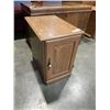 Image 4 : PAIR OF OAK 1 DOOR END TABLES