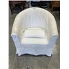 Image 1 : WHITE IKEA TUB CHAIR