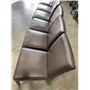 Image 6 : WOOD DINGING TABLE W/ 6 GREY DINING CHAIRS