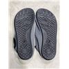 Image 3 : LOT OF VARIOUS WATER SHOES AND WET BAGS