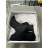 Image 4 : 3 NEW PAIRS OF WOMENS SIZE 7.5 BOOTS
